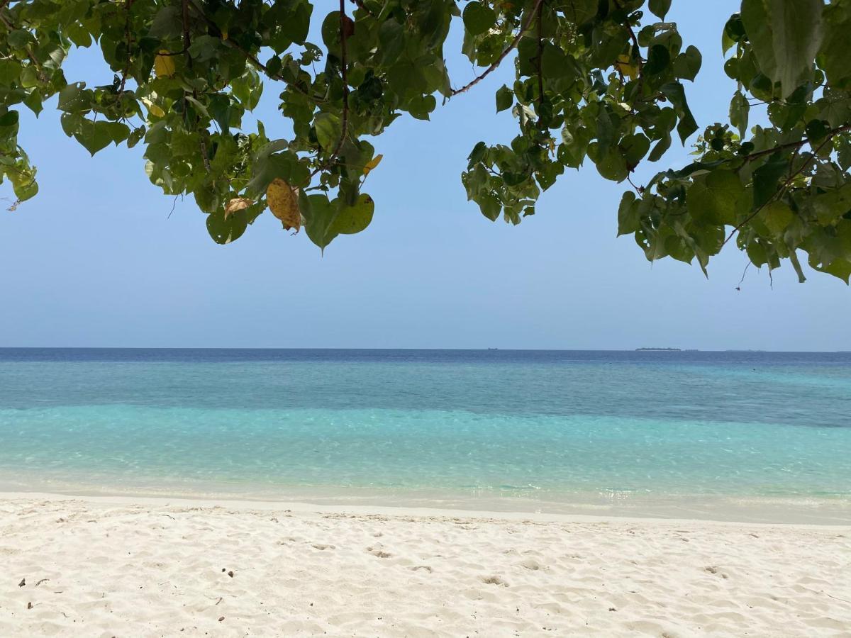 Beach Veli Ukulhas Island Exterior photo