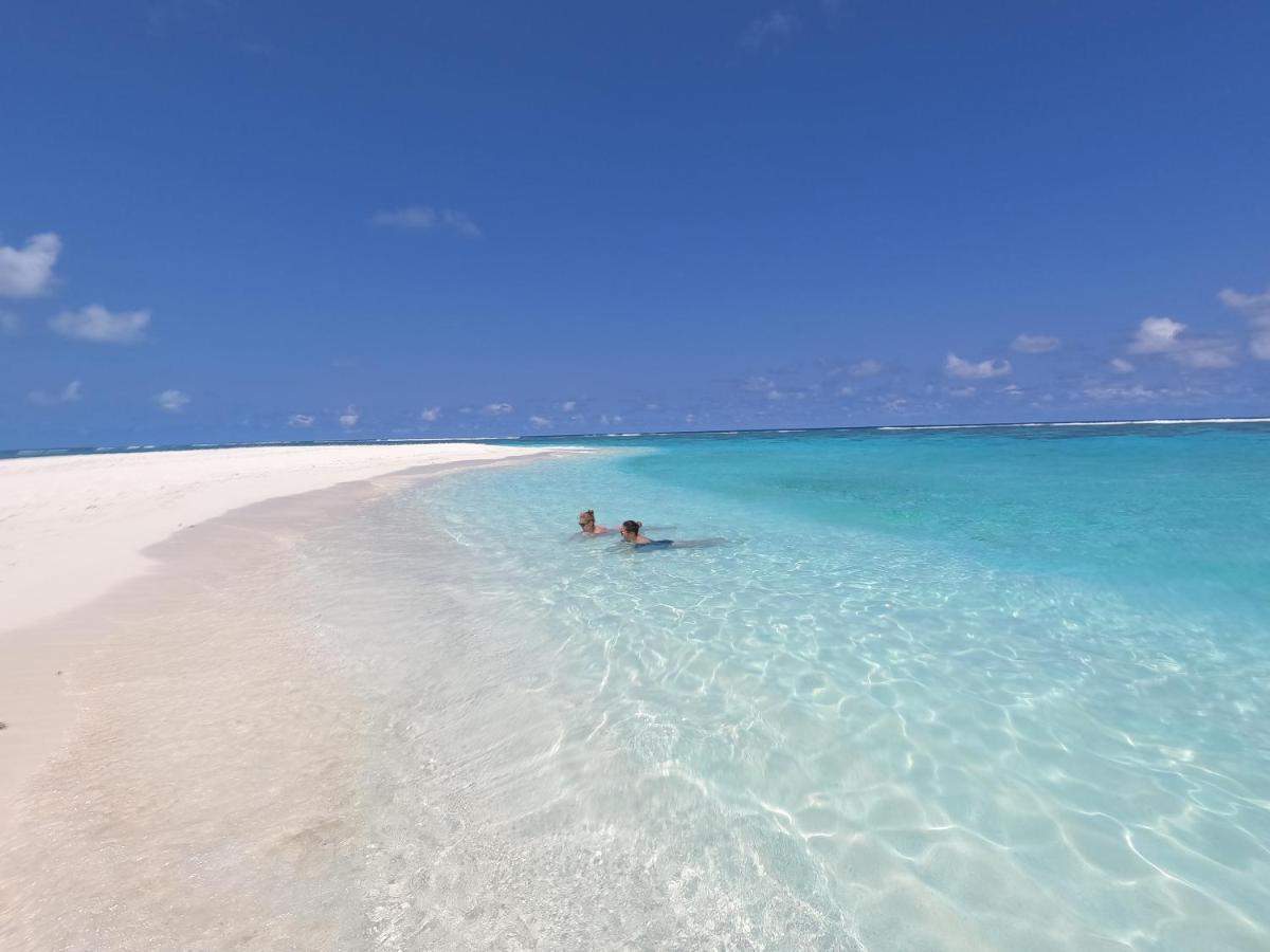 Beach Veli Ukulhas Island Exterior photo