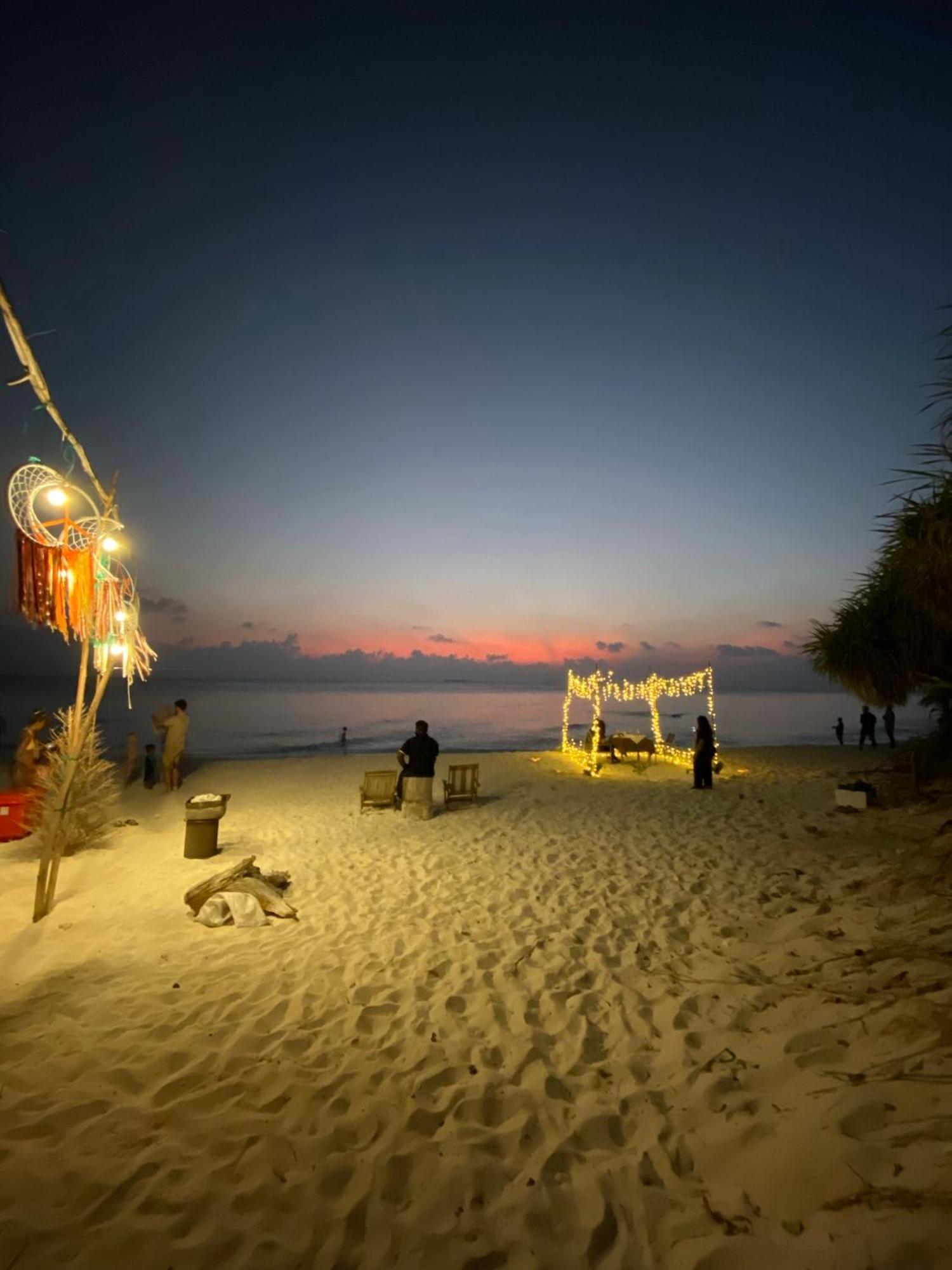 Beach Veli Ukulhas Island Exterior photo