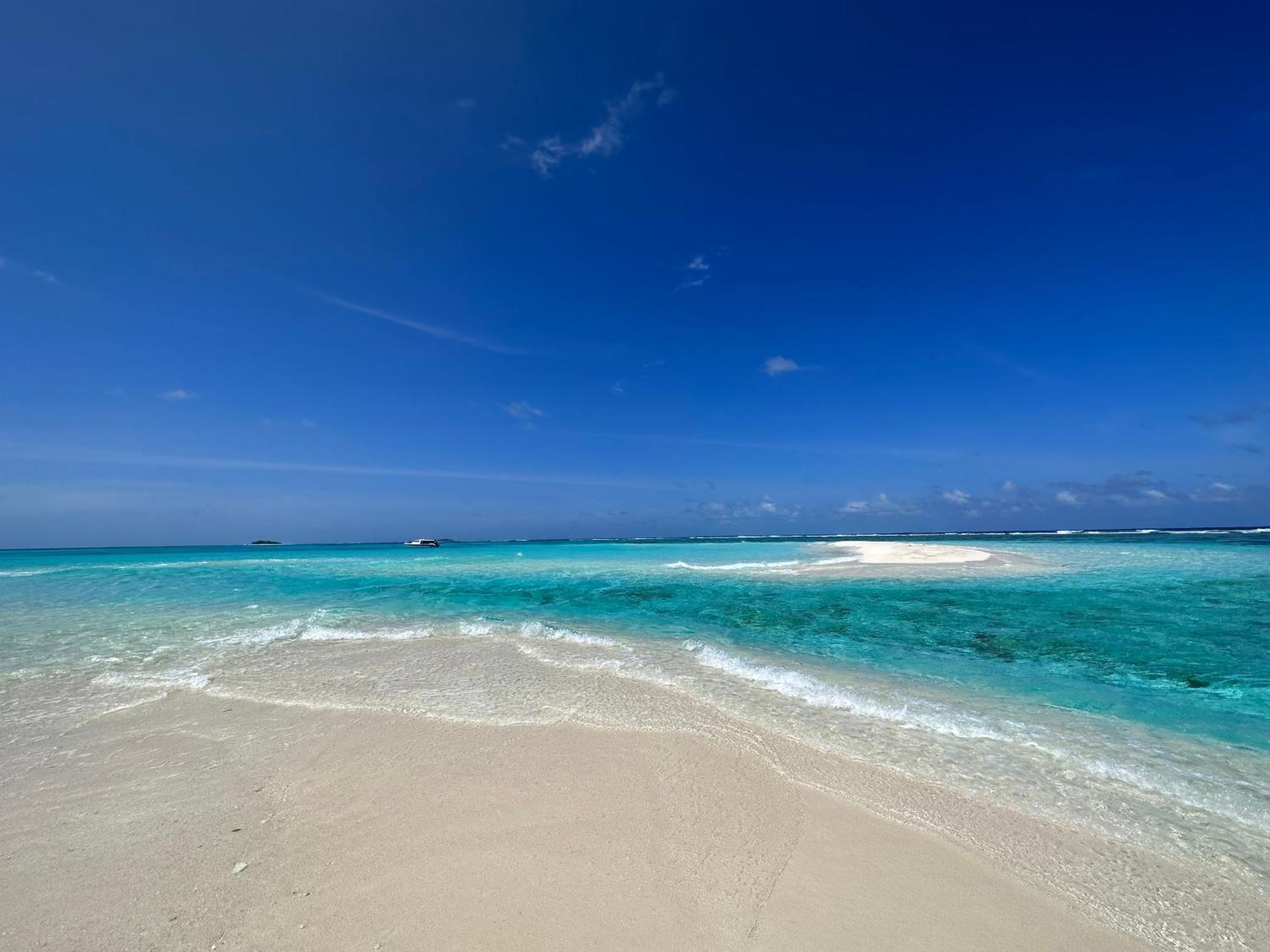 Beach Veli Ukulhas Island Exterior photo